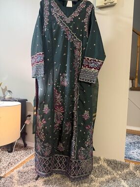 Embroidered Dark Green Women's Dress with Floral Accents